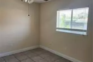 526 SE 6th Pl, Cape Coral, FL 33990 - Photo 3