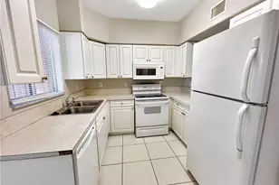 4172 Castilla Circle, Fort Myers, FL 33916 - Photo 7