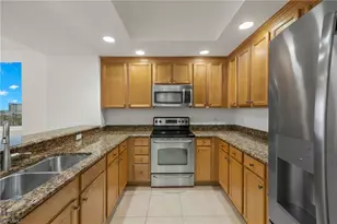 2090 W First St, Fort Myers, FL 33901 - Photo 11