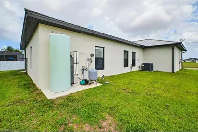 1918 SW 1st St, Cape Coral, FL 33991 - Photo 29
