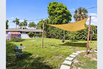 5521 Shaddelee Ln W, Fort Myers, FL 33919 - Photo 17