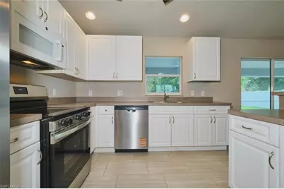 235 SW 12th St, Cape Coral, FL 33991 - Photo 9