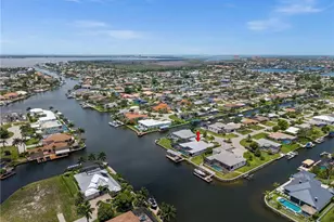 105 SW 52nd St, Cape Coral, FL 33914 - Photo 41