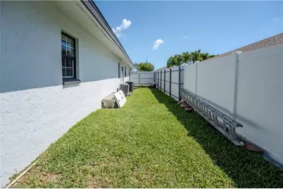 1313 SE 37th Ter, Cape Coral, FL 33904 - Photo 17