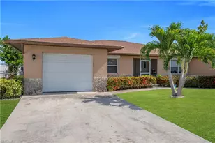 836 Trafalgar Pkwy, Cape Coral, FL 33991 - Photo 3