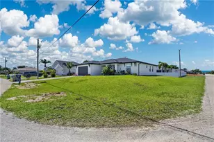 1902 NE 20th St, Cape Coral, FL 33909 - Photo 13