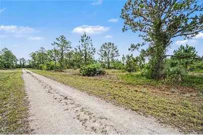 1046 Chandlee St, Lehigh Acres, FL 33974 - Photo 19