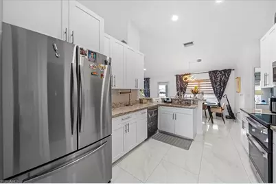 22 Nelson Rd S, Cape Coral, FL 33991 - Photo 17
