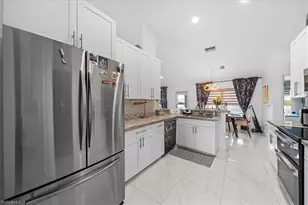 22 Nelson Rd S, Cape Coral, FL 33991 - Photo 17
