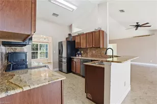 4129 NE 14th Pl, Cape Coral, FL 33909 - Photo 5
