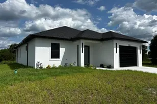 9014 Lawn Ct, Labelle, FL 33935 - Photo 3