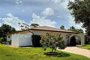 5416 Brandy Cir E, Fort Myers, FL 33919 - Photo 5