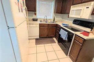 2100 Barkeley Ln, Fort Myers, FL 33907 - Photo 7