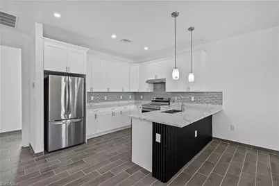 2911 10th St SW, Lehigh Acres, FL 33976 - Photo 9