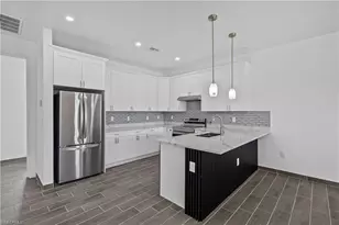 2911 10th St SW, Lehigh Acres, FL 33976 - Photo 9