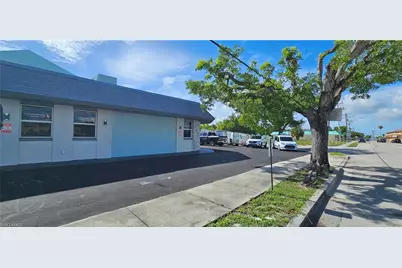4645 SE 15th Ave, Cape Coral, FL 33904 - Photo 17