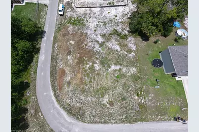 558 Aspen Ave S, Lehigh Acres, FL 33974 - Photo 5