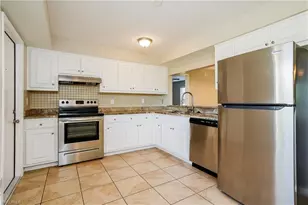 405 SE 8th Terrace, Cape Coral, FL 33990 - Photo 5