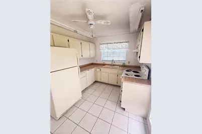 10554 Quincy Ct, Lehigh Acres, FL 33936 - Photo 5