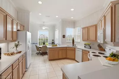 9225 Garden Pointe, Fort Myers, FL 33908 - Photo 13