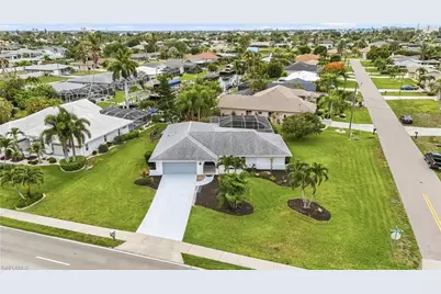 4129 Country Club Blvd, Cape Coral, FL 33904 - Photo 35