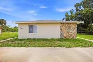 2237 Iris Way, Fort Myers, FL 33905 - Photo 3