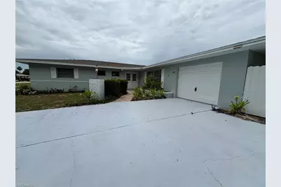 209 Punta Alta Ct, Lehigh Acres, FL 33936 - Photo 3