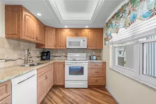 6102 Augusta Dr, Fort Myers, FL 33907 - Photo 7