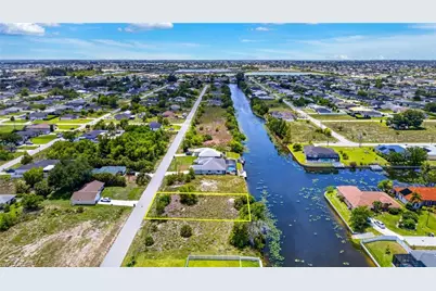 301 NW 5th Ter, Cape Coral, FL 33993 - Photo 7