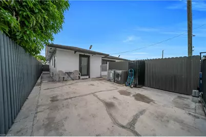 7929 NW 36 Ct, Miami, FL 33147 - Photo 23