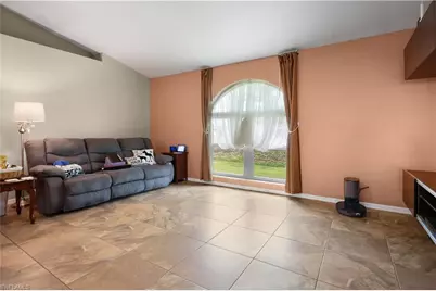 469 NE 1st Pl, Cape Coral, FL 33909 - Photo 17