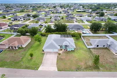 469 NE 1st Pl, Cape Coral, FL 33909 - Photo 7