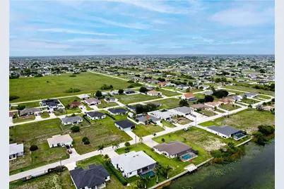 1019 NW 9th St, Cape Coral, FL 33993 - Photo 5