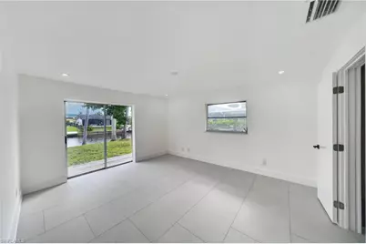 2031 SE 25th Ln, Cape Coral, FL 33904 - Photo 17