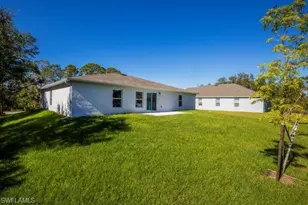 2710 NE 6th Pl, Cape Coral, FL 33909 - Photo 3
