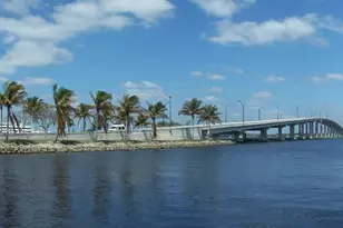 2710 NE 6th Pl, Cape Coral, FL 33909 - Photo 27