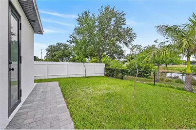 330 SW 26th Pl, Cape Coral, FL 33991 - Photo 33