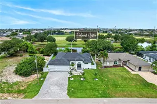 330 SW 26th Pl, Cape Coral, FL 33991 - Photo 3