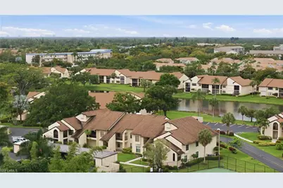 8382 Charter Club Cir #4, Fort Myers, FL 33919 - Photo 3