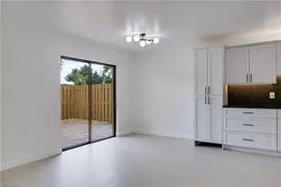 4047 Sandlewood Ln, Fort Myers, FL 33907 - Photo 7