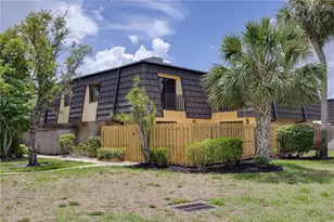 4047 Sandlewood Ln, Fort Myers, FL 33907 - Photo 1