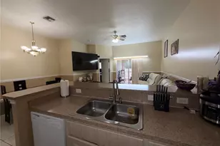 920 SE 6th Ct, Cape Coral, FL 33990 - Photo 5