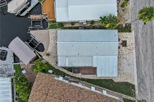 11181 Azalea Ln, Fort Myers Beach, FL 33931 - Photo 27