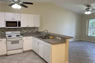 4413 SW 7th Pl, Cape Coral, FL 33914 - Photo 5