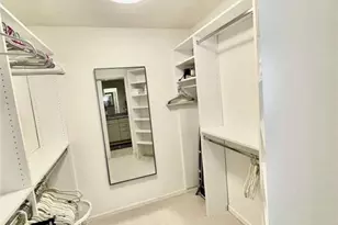 547 Beachwalk Cir, Naples, FL 34108 - Photo 11