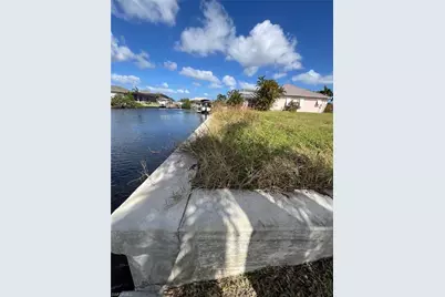 722 NW 39th Ave, Cape Coral, FL 33993 - Photo 3