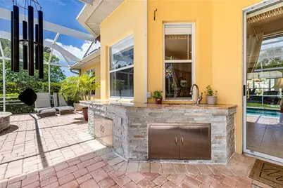 9836 Los Altos Ct, Fort Myers, FL 33919 - Photo 5