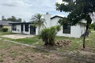 142 SE 1st Ave, Cape Coral, FL 33990 - Photo 23