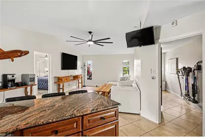 618 SE 11th Pl, Cape Coral, FL 33990 - Photo 17