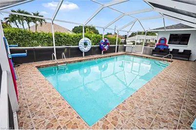618 SE 11th Pl, Cape Coral, FL 33990 - Photo 3